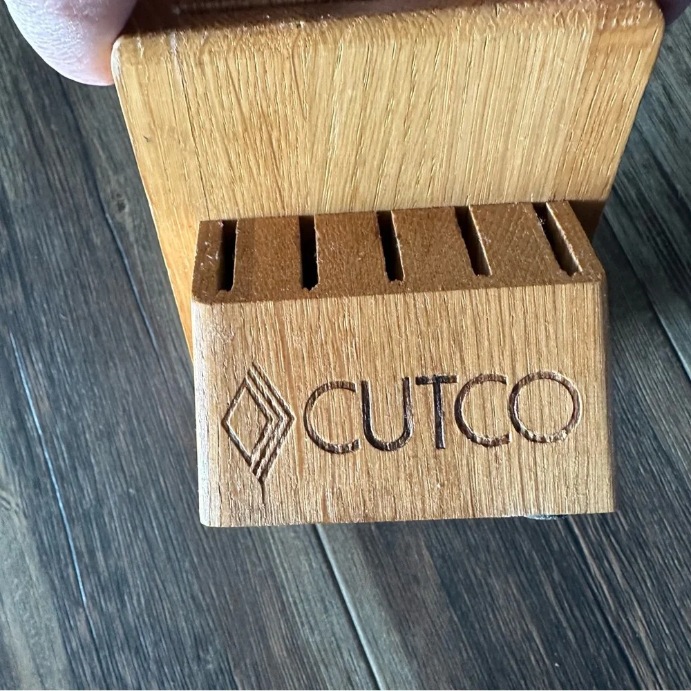 CUTCO oak knife block 5 steak slots scissor hole and 4 butcher knife